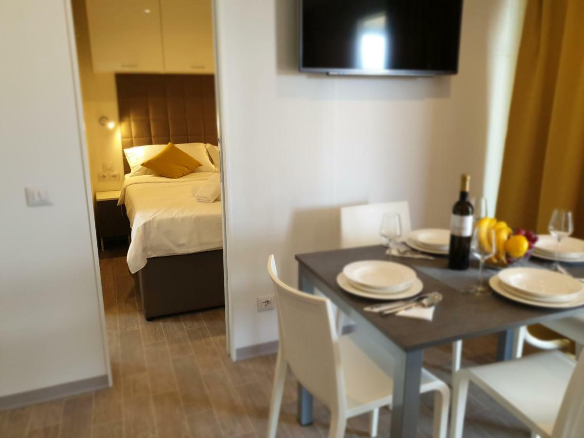 Dalmaris Camp - Prestige Mobile Homes บีโอกราดนาโมรู ภายนอก รูปภาพ